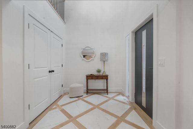 860 Lakeside Dr, Rahway City, NJ 07065