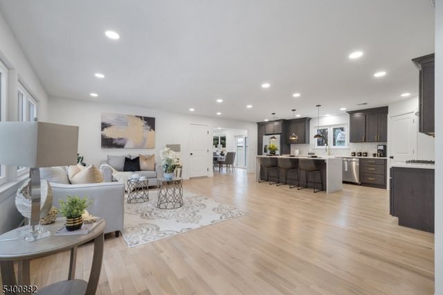 860 Lakeside Dr, Rahway City, NJ 07065