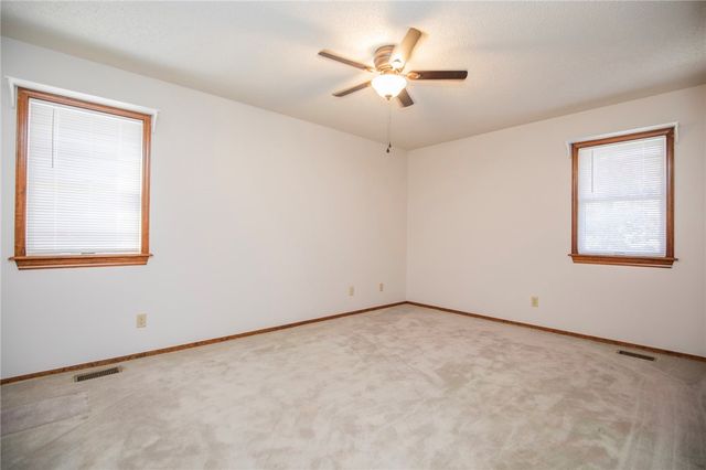 12 Deddington Drive, Bella Vista, AR 72714