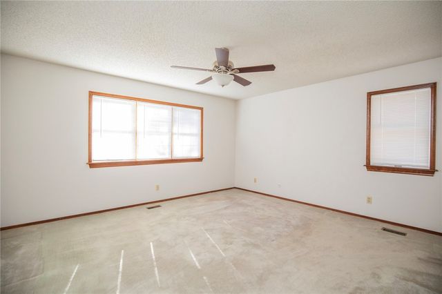 12 Deddington Drive, Bella Vista, AR 72714