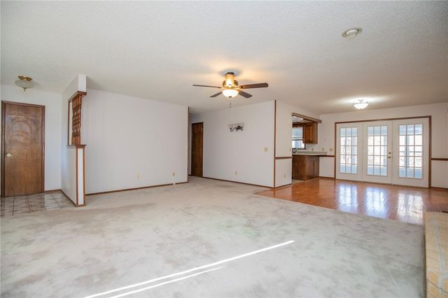 12 Deddington Drive, Bella Vista, AR 72714