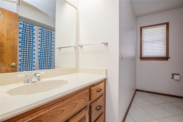 12 Deddington Drive, Bella Vista, AR 72714