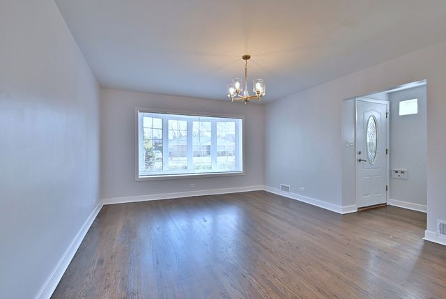 7142 N Keating Avenue, Lincolnwood, IL 60712