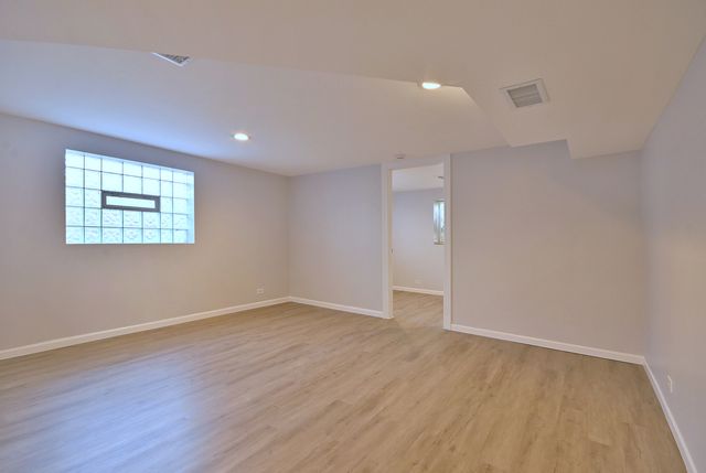 7142 N Keating Avenue, Lincolnwood, IL 60712