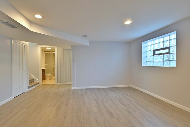7142 N Keating Avenue, Lincolnwood, IL 60712