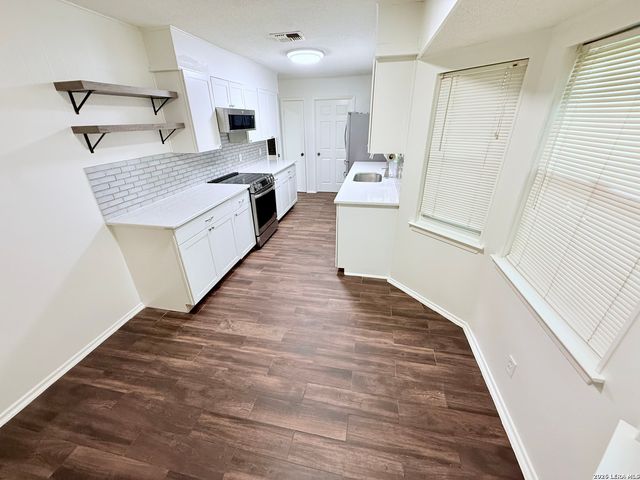 7119 FOREST MONT ST, San Antonio, TX 78240