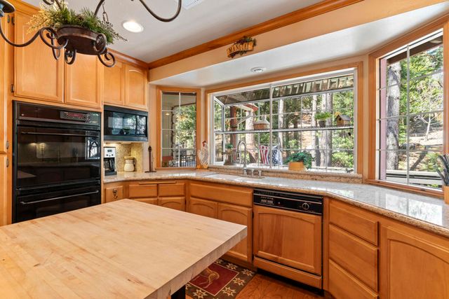 783 Crown Drive, Lake Arrowhead, CA 92352