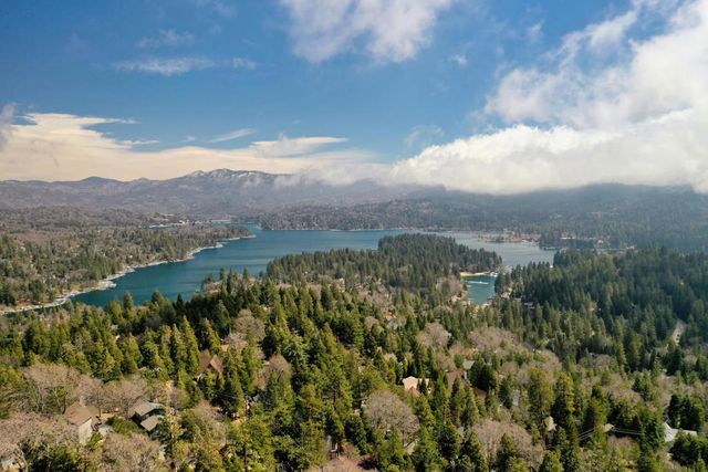783 Crown Drive, Lake Arrowhead, CA 92352