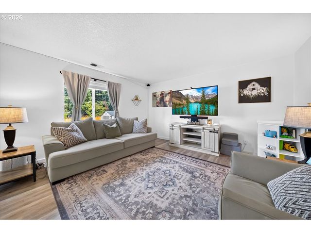 228 E 12TH St, Lafayette, OR 97127