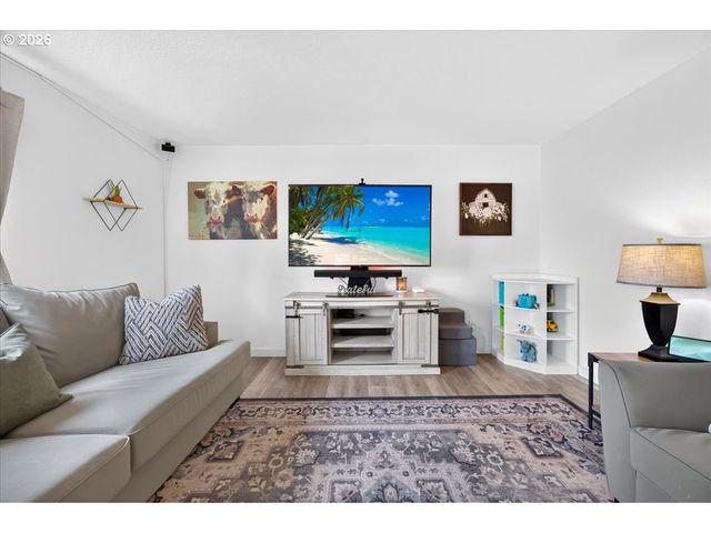 228 E 12TH St, Lafayette, OR 97127
