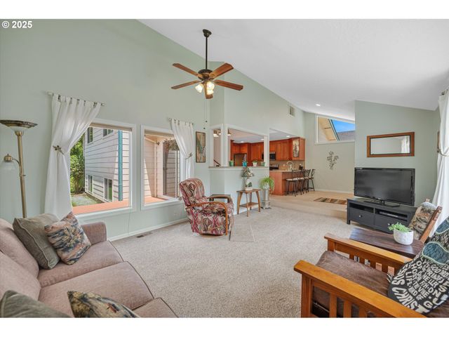 1010 WELL St, Silverton, OR 97381