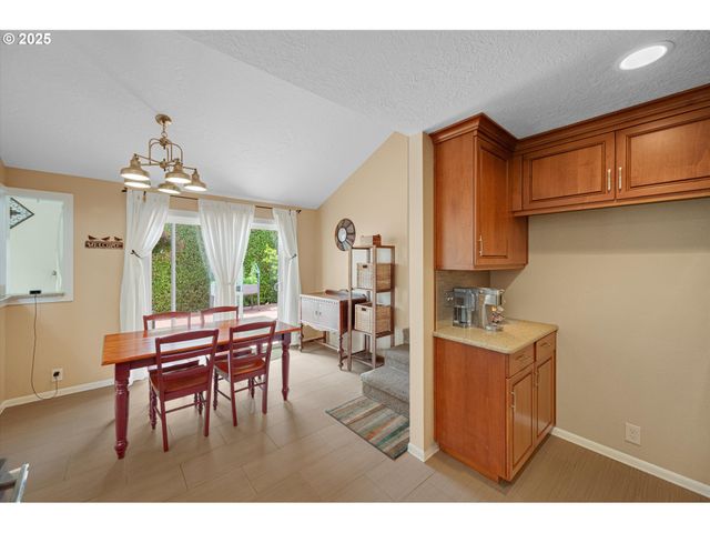 1010 WELL St, Silverton, OR 97381