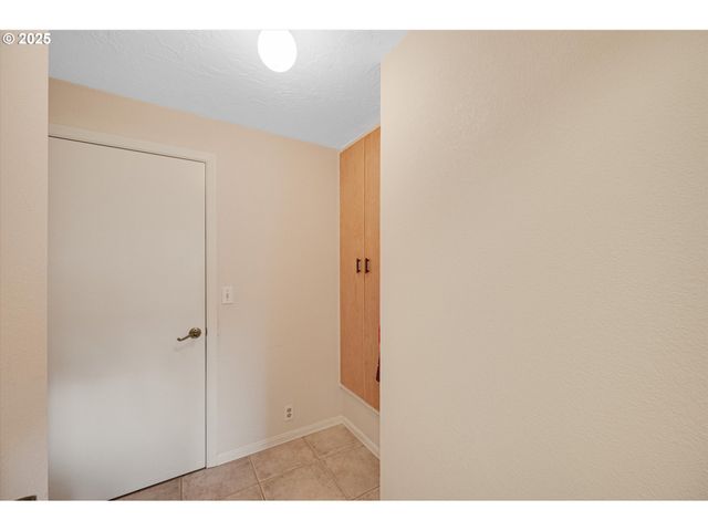 1010 WELL St, Silverton, OR 97381