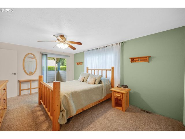 1010 WELL St, Silverton, OR 97381