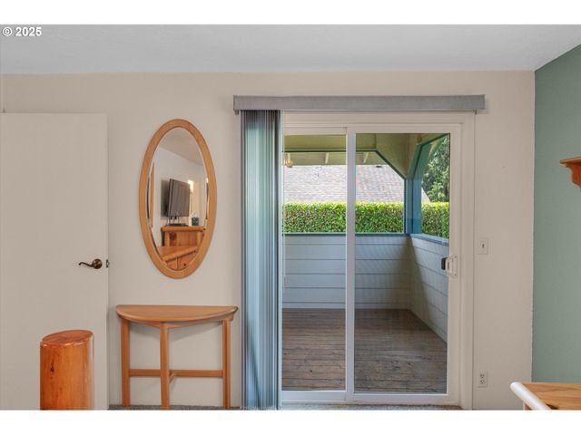 1010 WELL St, Silverton, OR 97381