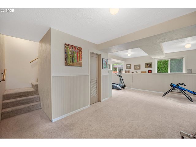 1010 WELL St, Silverton, OR 97381