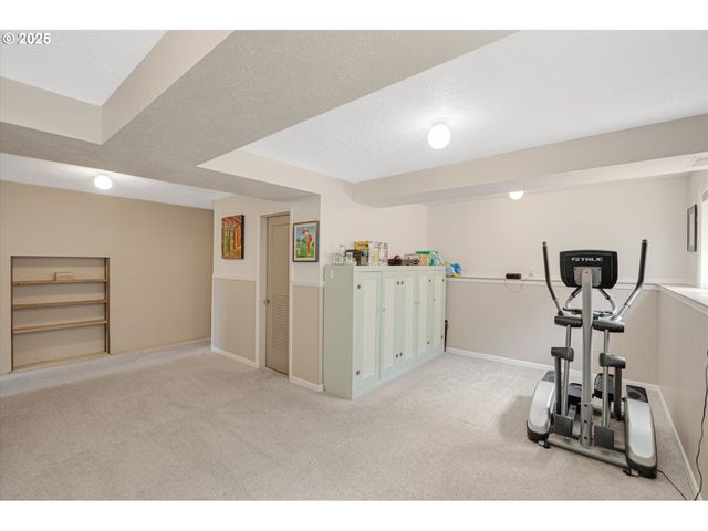 1010 WELL St, Silverton, OR 97381