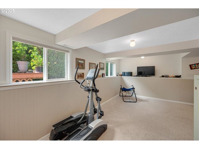 1010 WELL St, Silverton, OR 97381