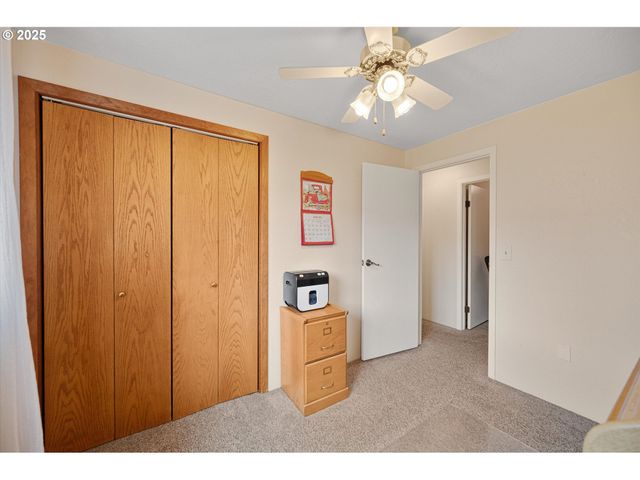 1010 WELL St, Silverton, OR 97381