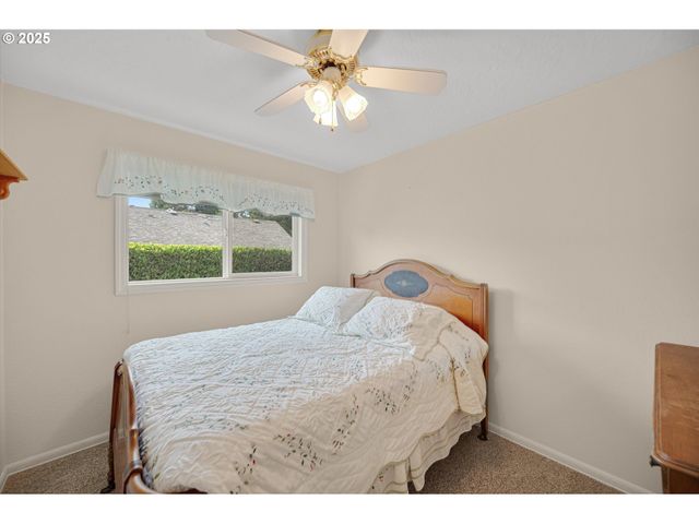 1010 WELL St, Silverton, OR 97381