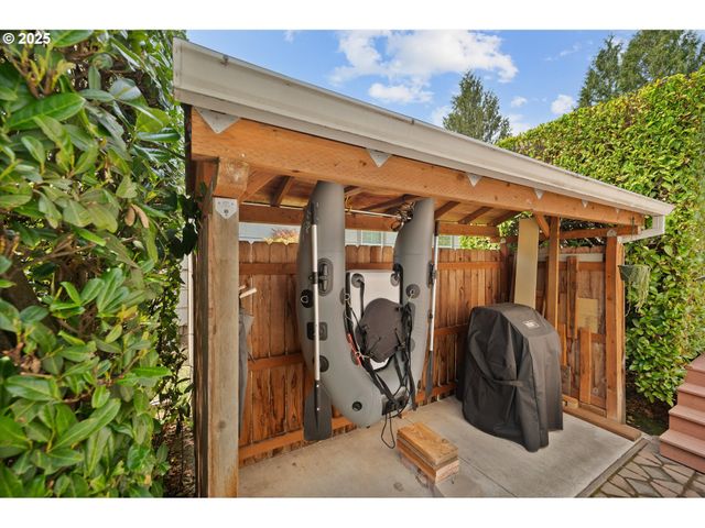 1010 WELL St, Silverton, OR 97381