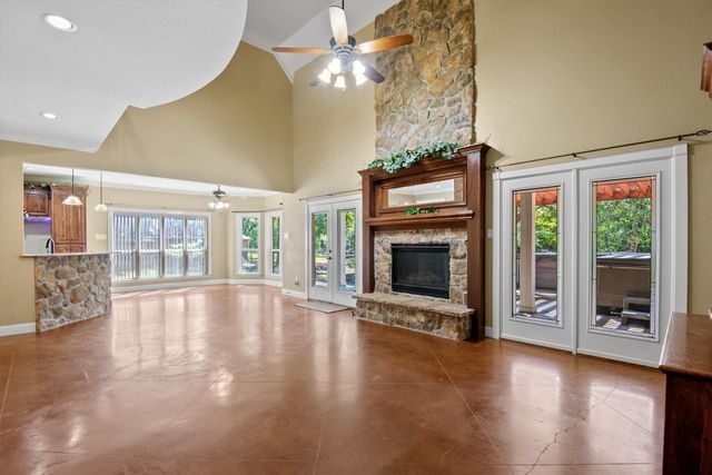 3 Remington Court, Red Oak, TX 75154