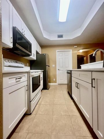 2920 HIDDEN HILLS Road 1304, West Palm Beach, FL 33411