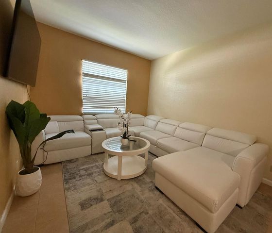 2920 HIDDEN HILLS Road 1304, West Palm Beach, FL 33411