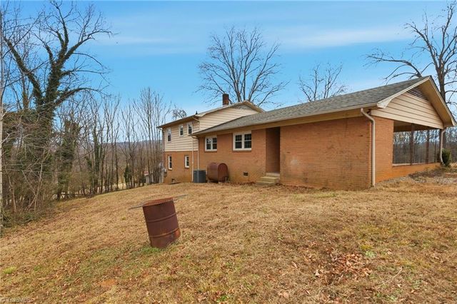 1625 Brushy Mountain Road, Wilkesboro, NC 28697