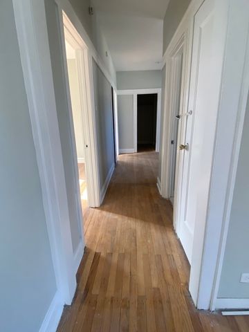 8046 S MANISTEE Avenue 2, Chicago, IL 60617