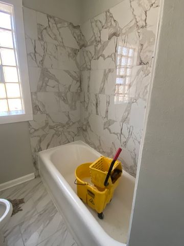 8046 S MANISTEE Avenue 2, Chicago, IL 60617