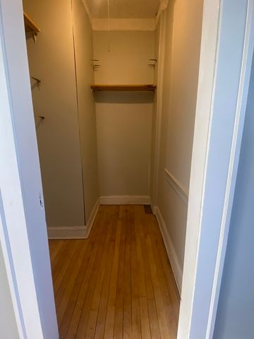 8046 S MANISTEE Avenue 2, Chicago, IL 60617