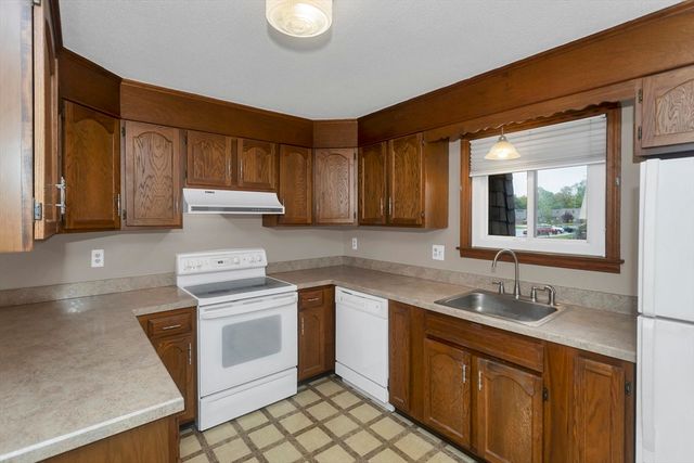 58 Beekman Dr 58, Agawam, MA 01001
