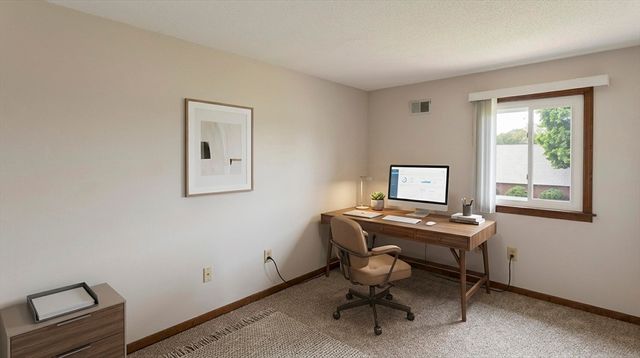 58 Beekman Dr 58, Agawam, MA 01001