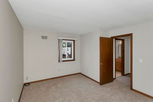 58 Beekman Dr 58, Agawam, MA 01001