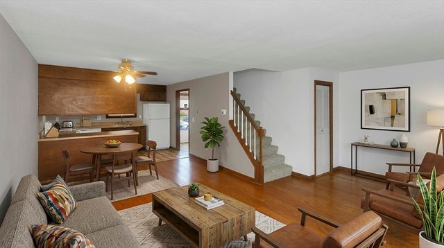 58 Beekman Dr 58, Agawam, MA 01001