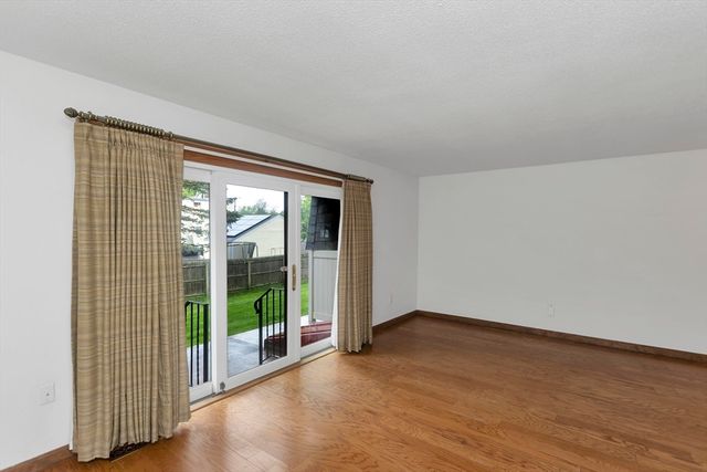 58 Beekman Dr 58, Agawam, MA 01001