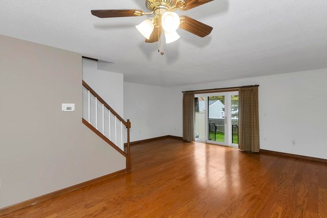 58 Beekman Dr 58, Agawam, MA 01001
