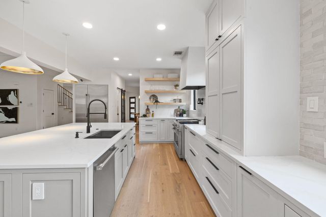 5700 Trelawney LN, Austin, TX 78739
