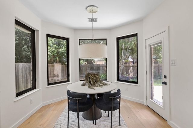 5700 Trelawney LN, Austin, TX 78739