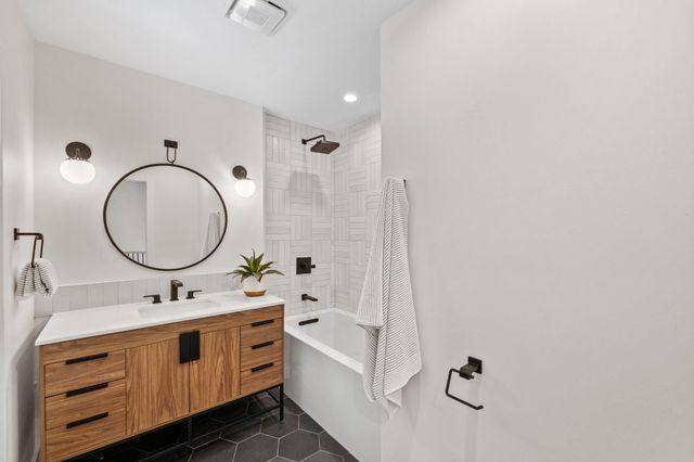 5700 Trelawney LN, Austin, TX 78739
