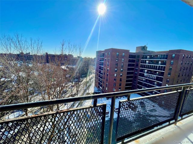 35-31 85 Street 8L, Jackson Heights, NY 11372
