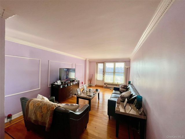 35-31 85 Street 8L, Jackson Heights, NY 11372