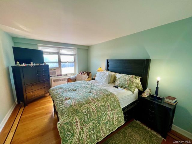 35-31 85 Street 8L, Jackson Heights, NY 11372