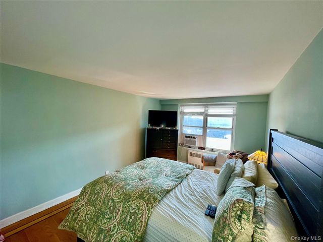 35-31 85 Street 8L, Jackson Heights, NY 11372