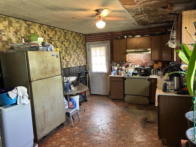 312 STRATFORD AVE, West Berlin, NJ 08091
