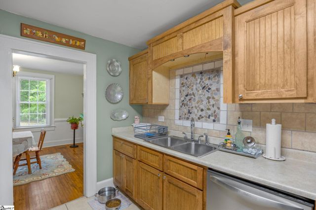 698 Pumpkintown Highway, Pickens, SC 29671