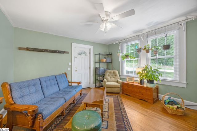 698 Pumpkintown Highway, Pickens, SC 29671