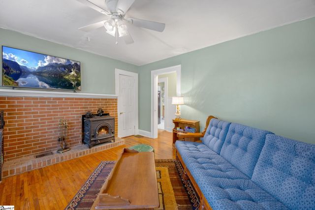 698 Pumpkintown Highway, Pickens, SC 29671