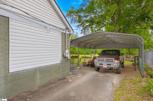 698 Pumpkintown Highway, Pickens, SC 29671